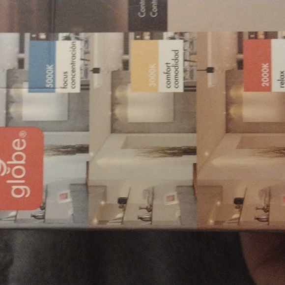 globe smart bulb w/remote. Turnable white shades.800Lumens bright.🆕 SEALED box. - Picture 8 of 9